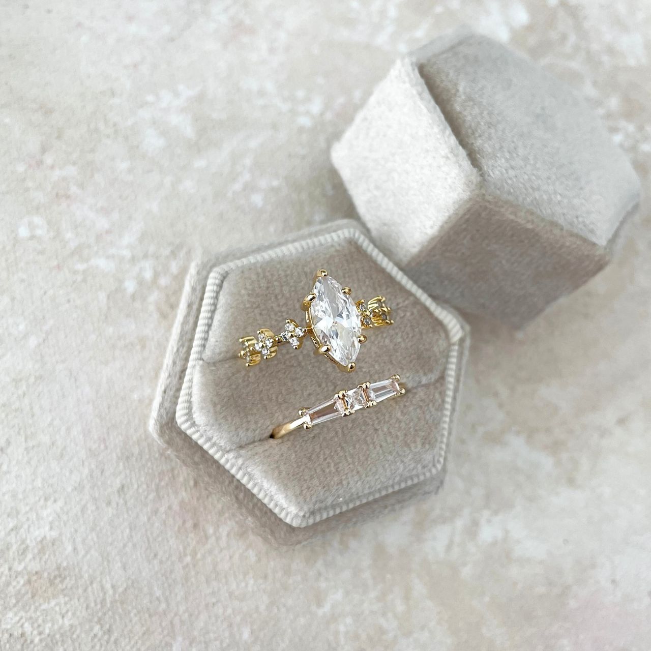 DEAL - hexagon Champagne Ring Box