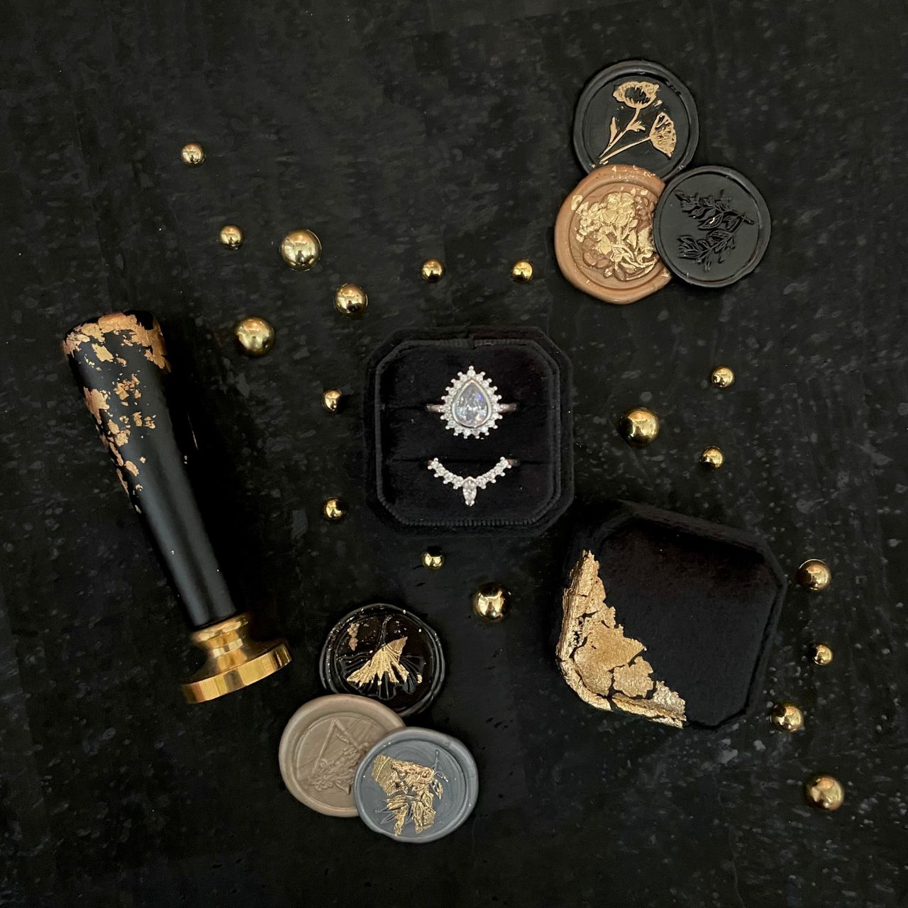Black & Gold Holiday Kit