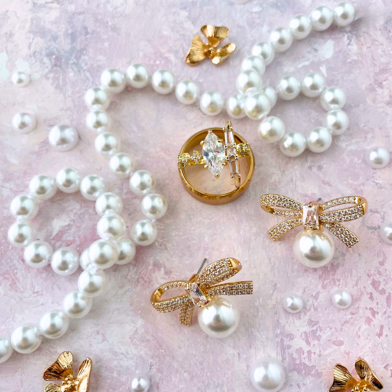 Pearls for Flat Lays