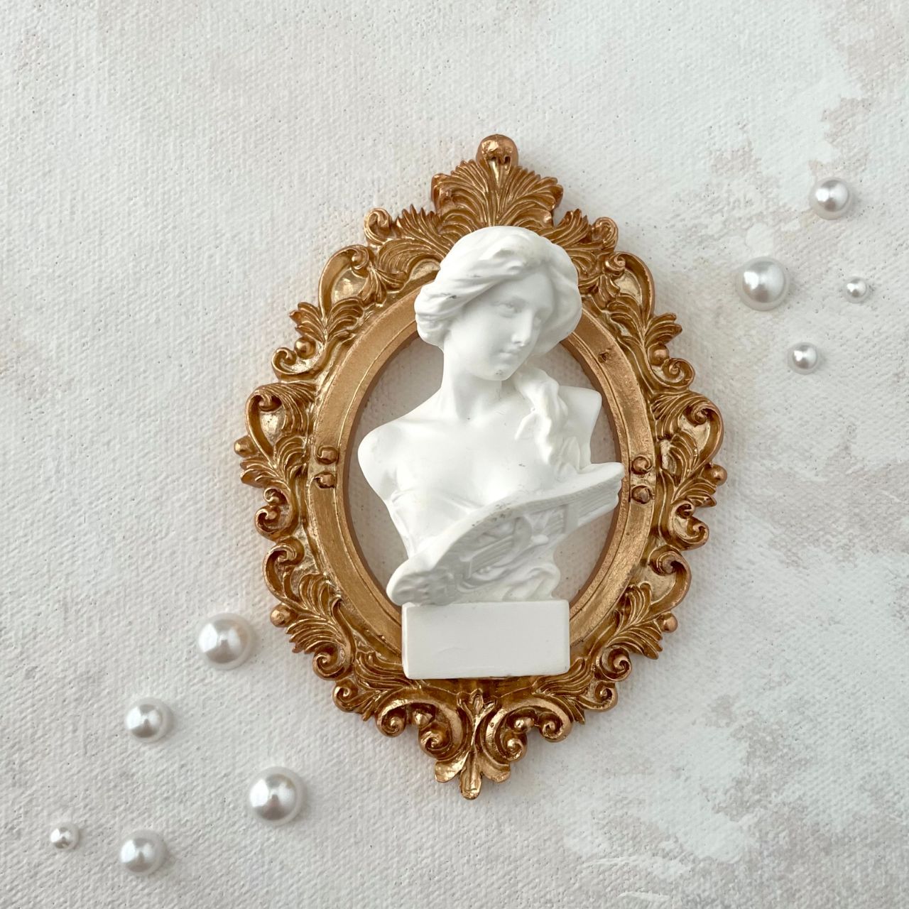 Miniature Bust Lay-Flat Prop