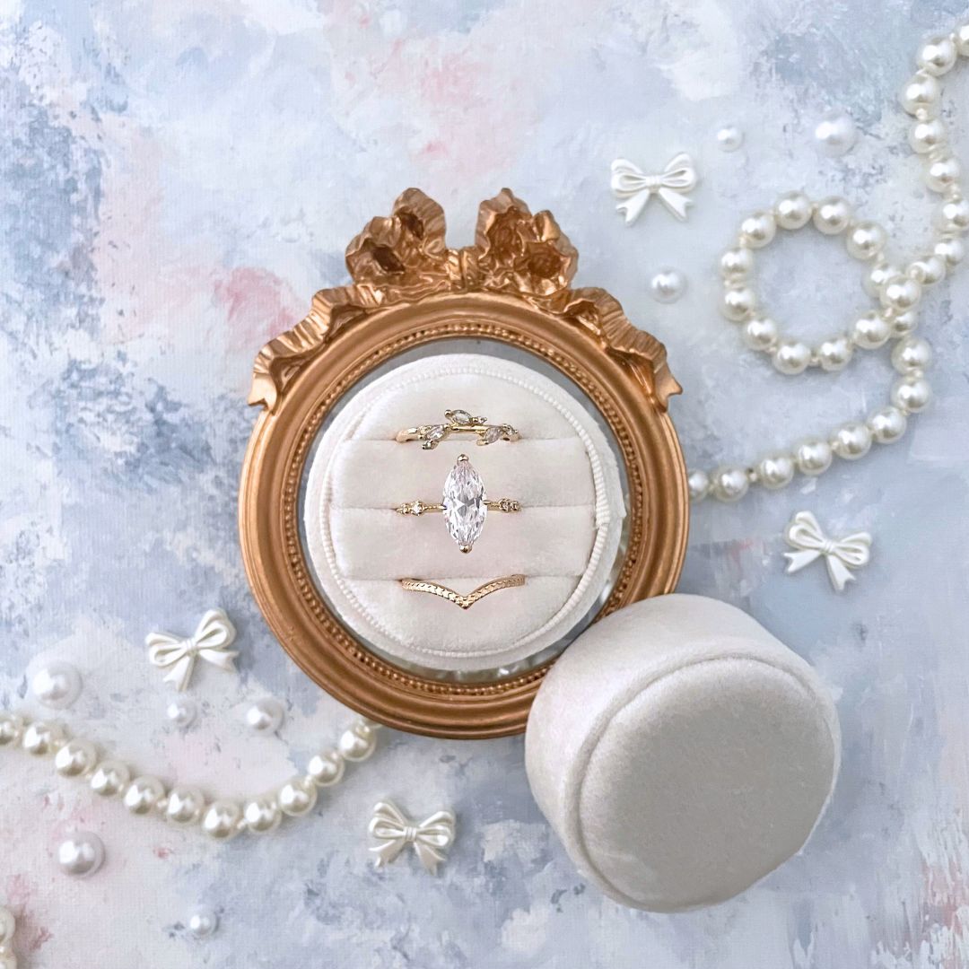 Wedding Ring Box White Velvet ~ 3 Slot Round