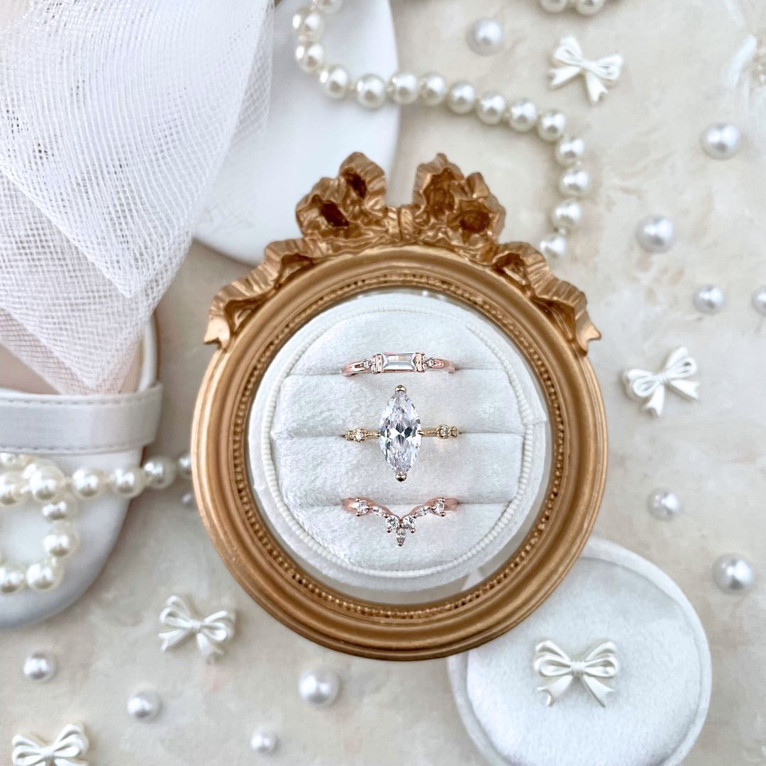 Wedding Ring Box White Velvet ~ 3 Slot Round