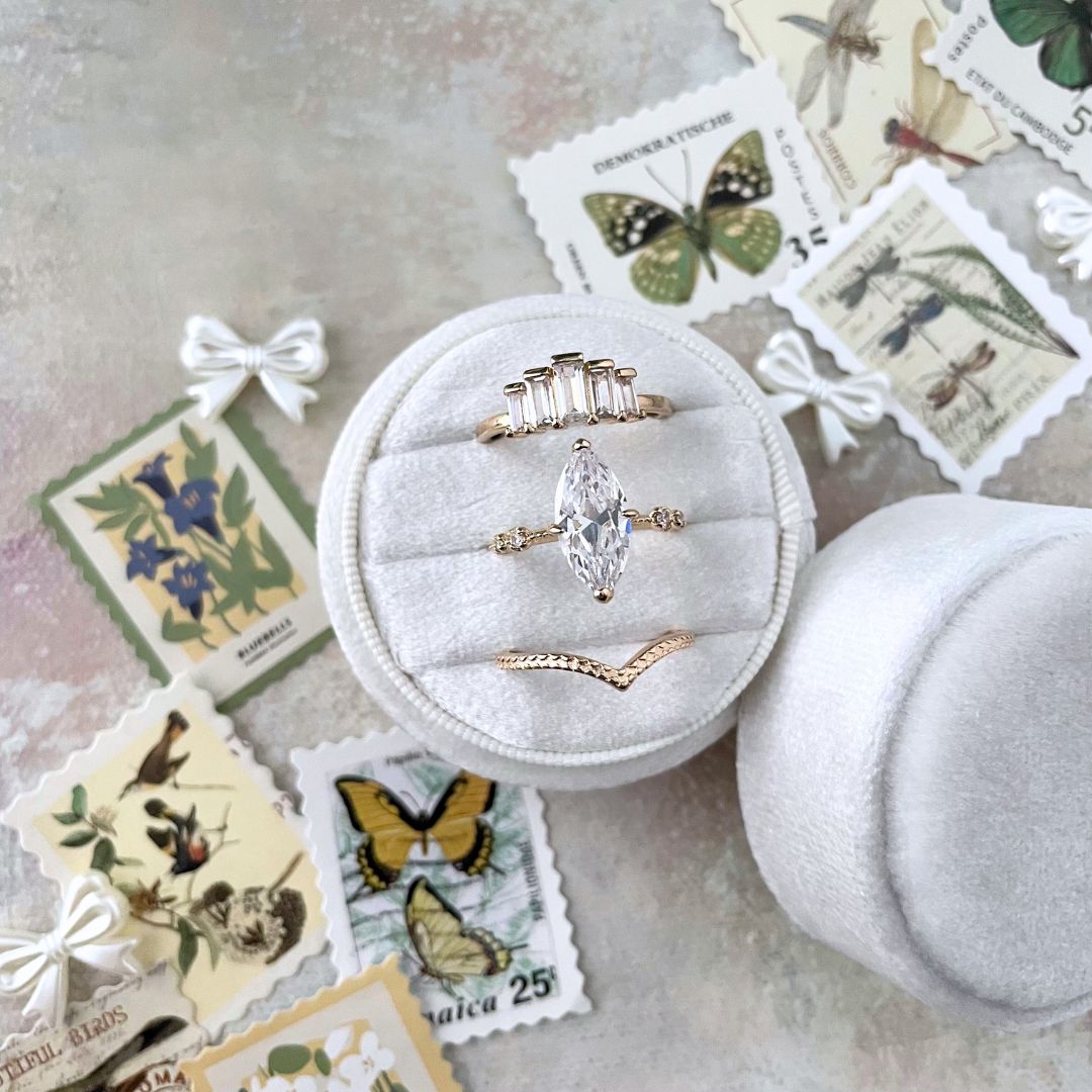 Wedding Ring Box White Velvet ~ 3 Slot Round