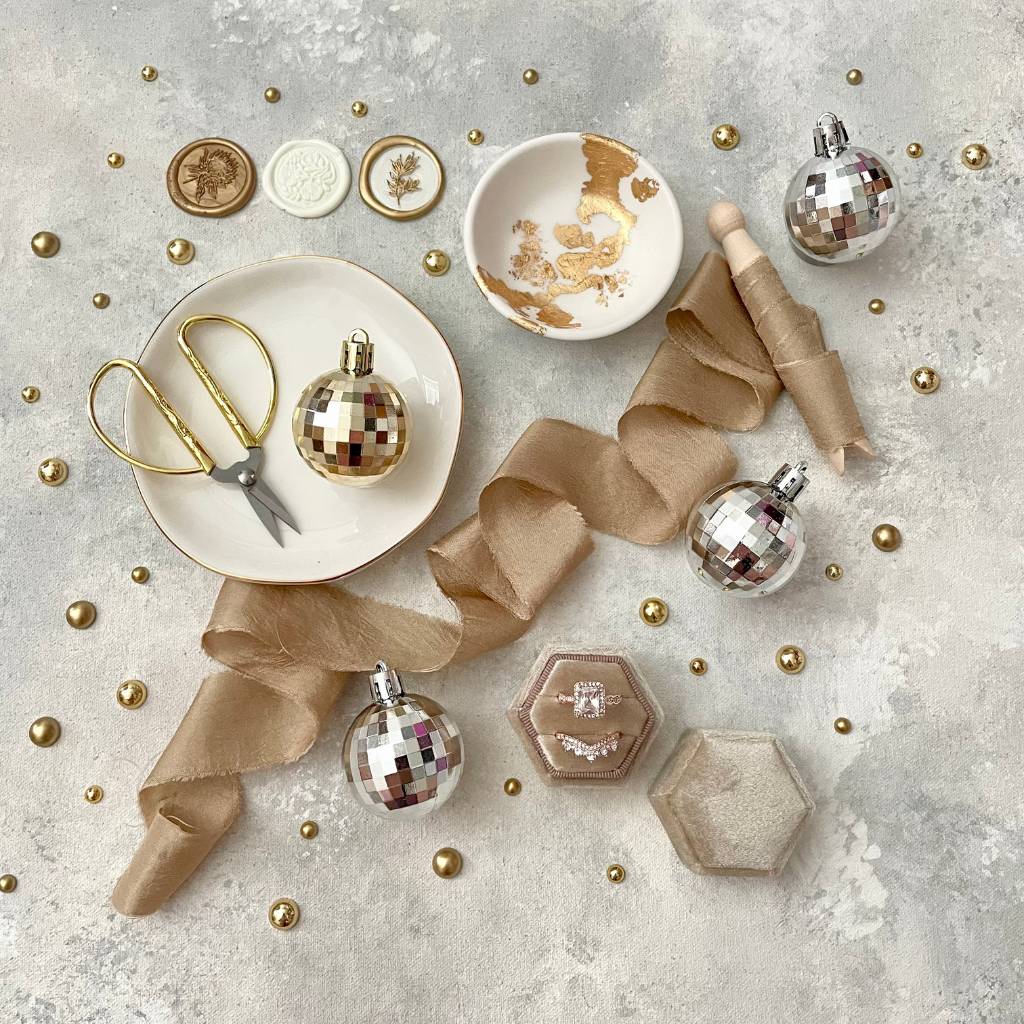 White & Gold Disco Glam Lay Flat Kit ~ 🎄HOLIDAY DEAL 🎄