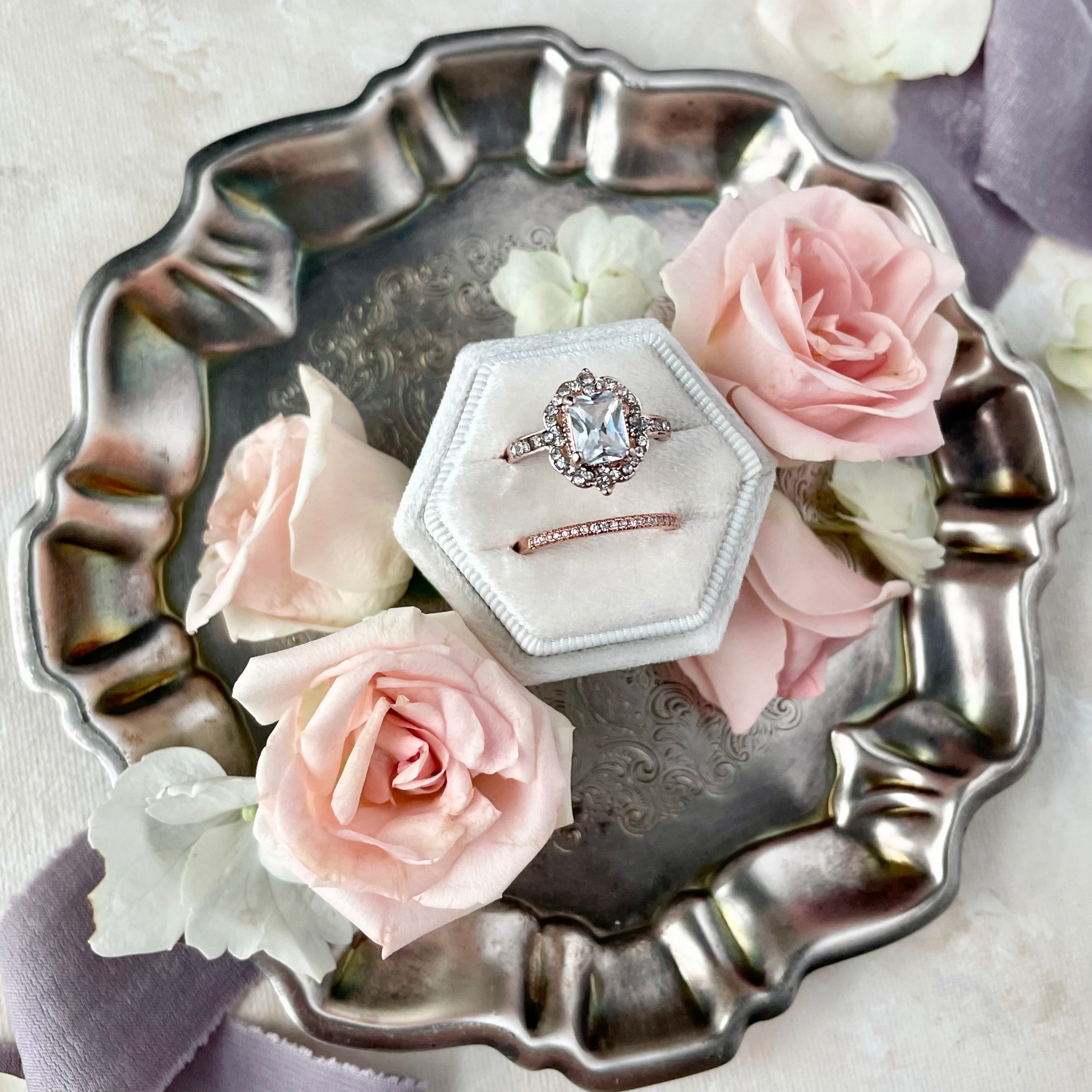 DEAL Ring Set ~ 2 piece Ladies FAKE ring set