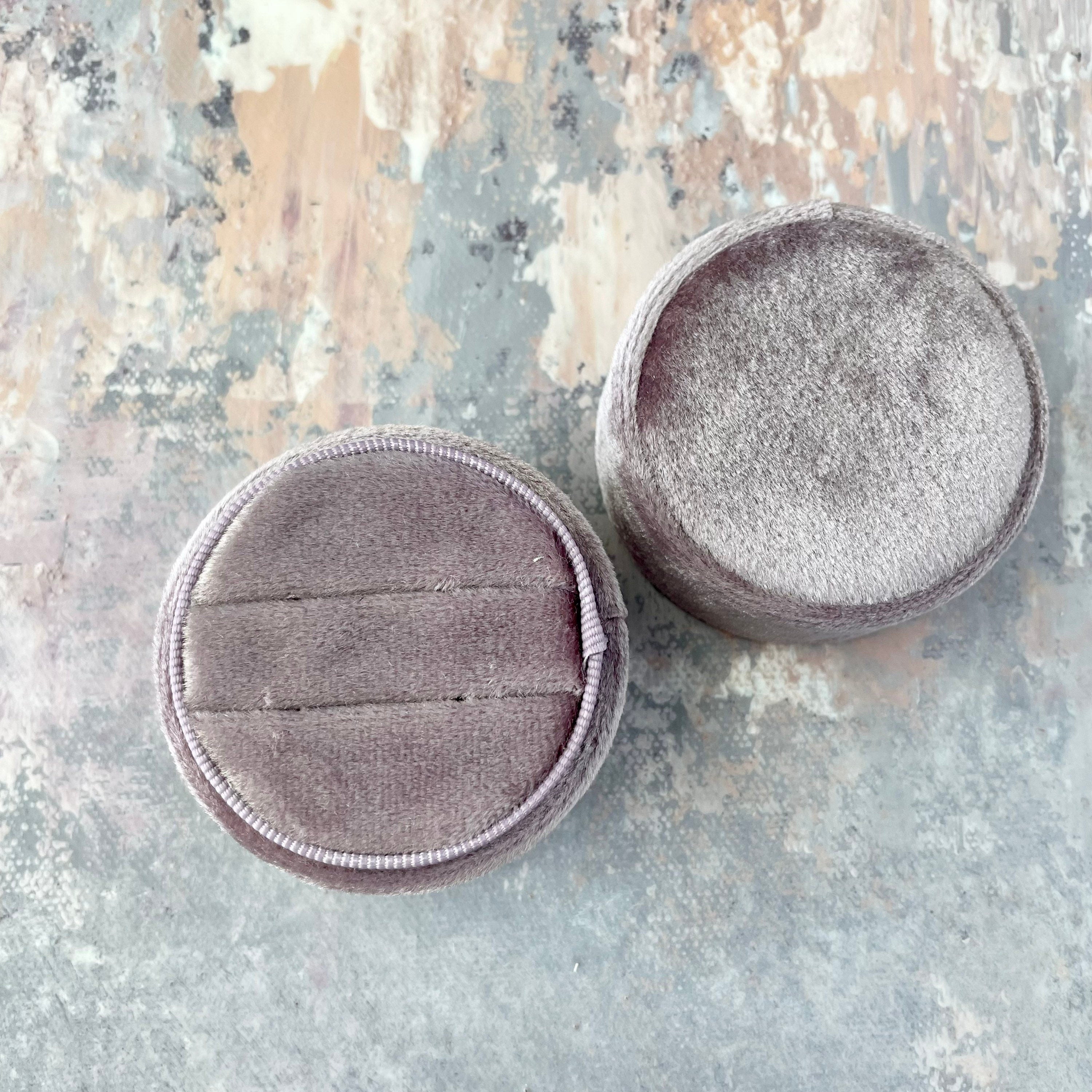 Circle Lilac Ring Box