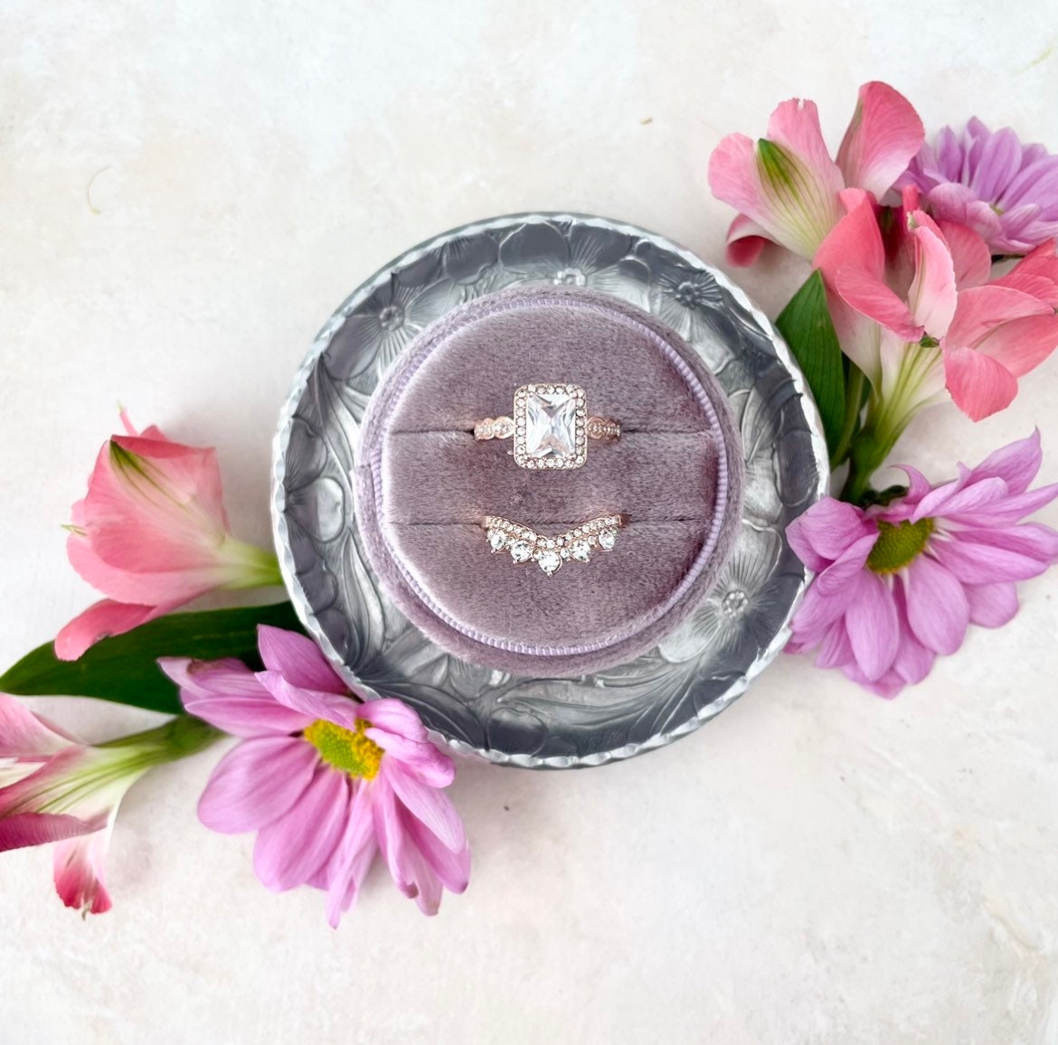 Circle Lilac Ring Box