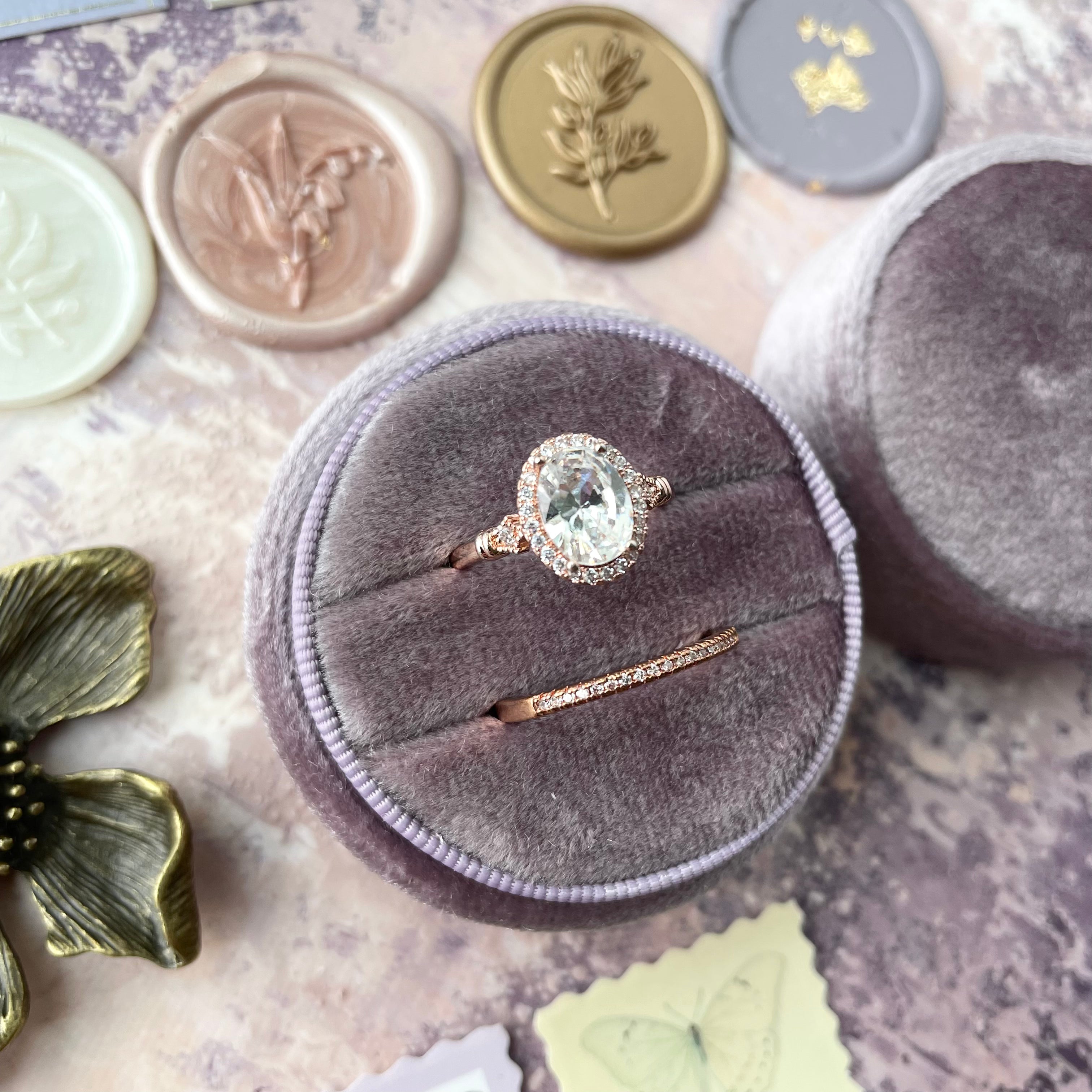 Circle Lilac Ring Box